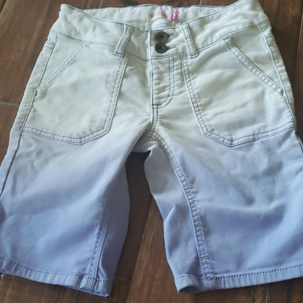 Girls size 10 so shorts
